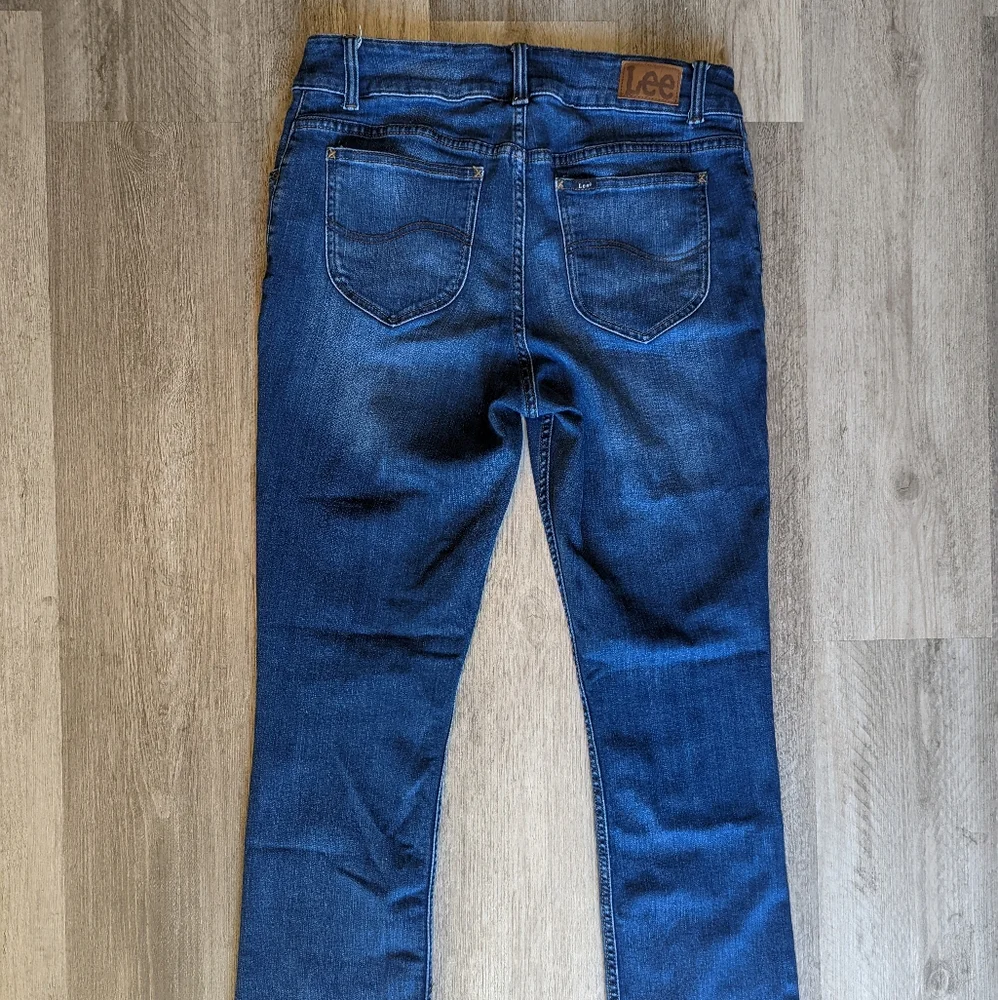 Lee Bootcut (Stretchy) Medium Rise Jeans Size 9 - Picture 2 of 4